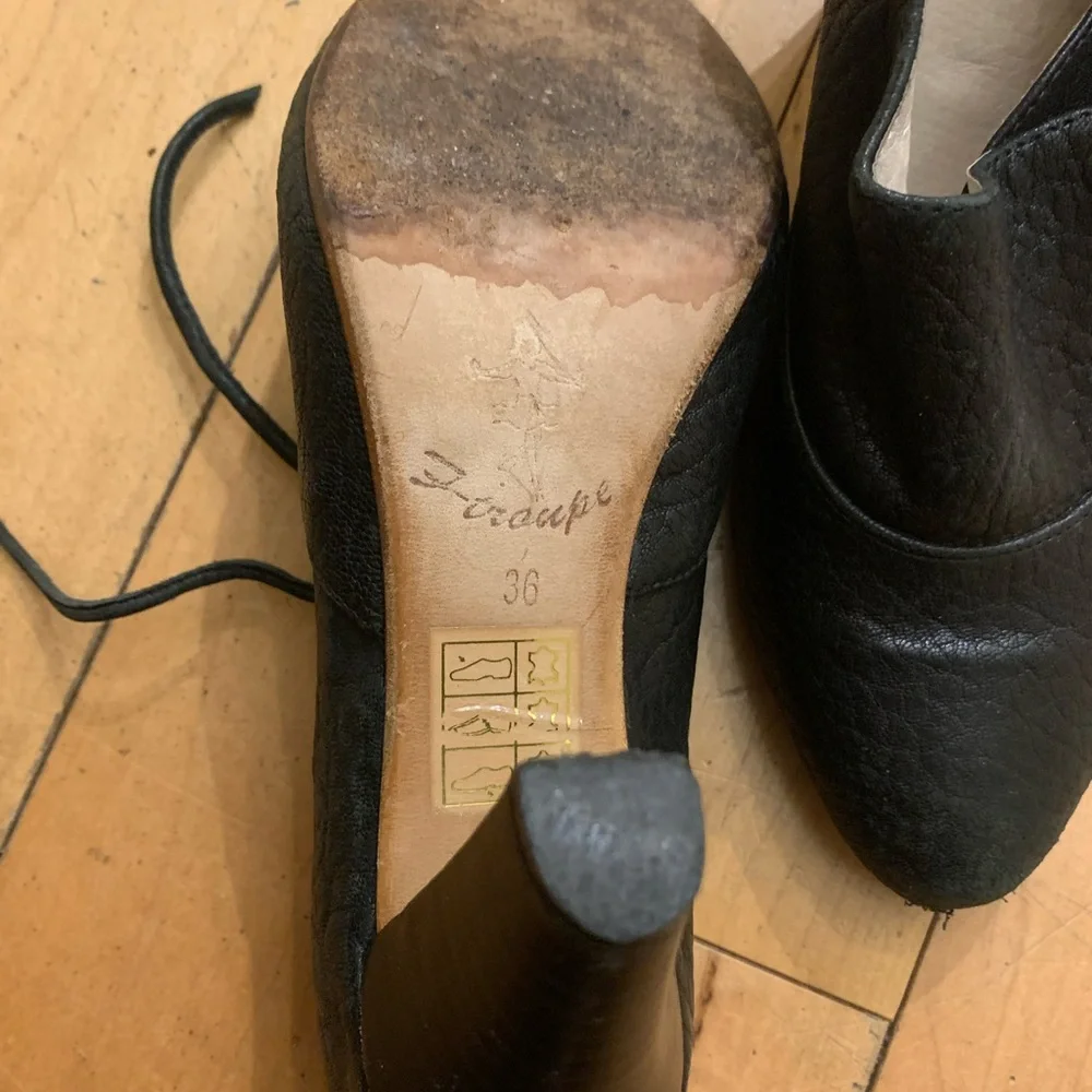 Vintage F-Troupe Black Pebbled Leather Pumps‎